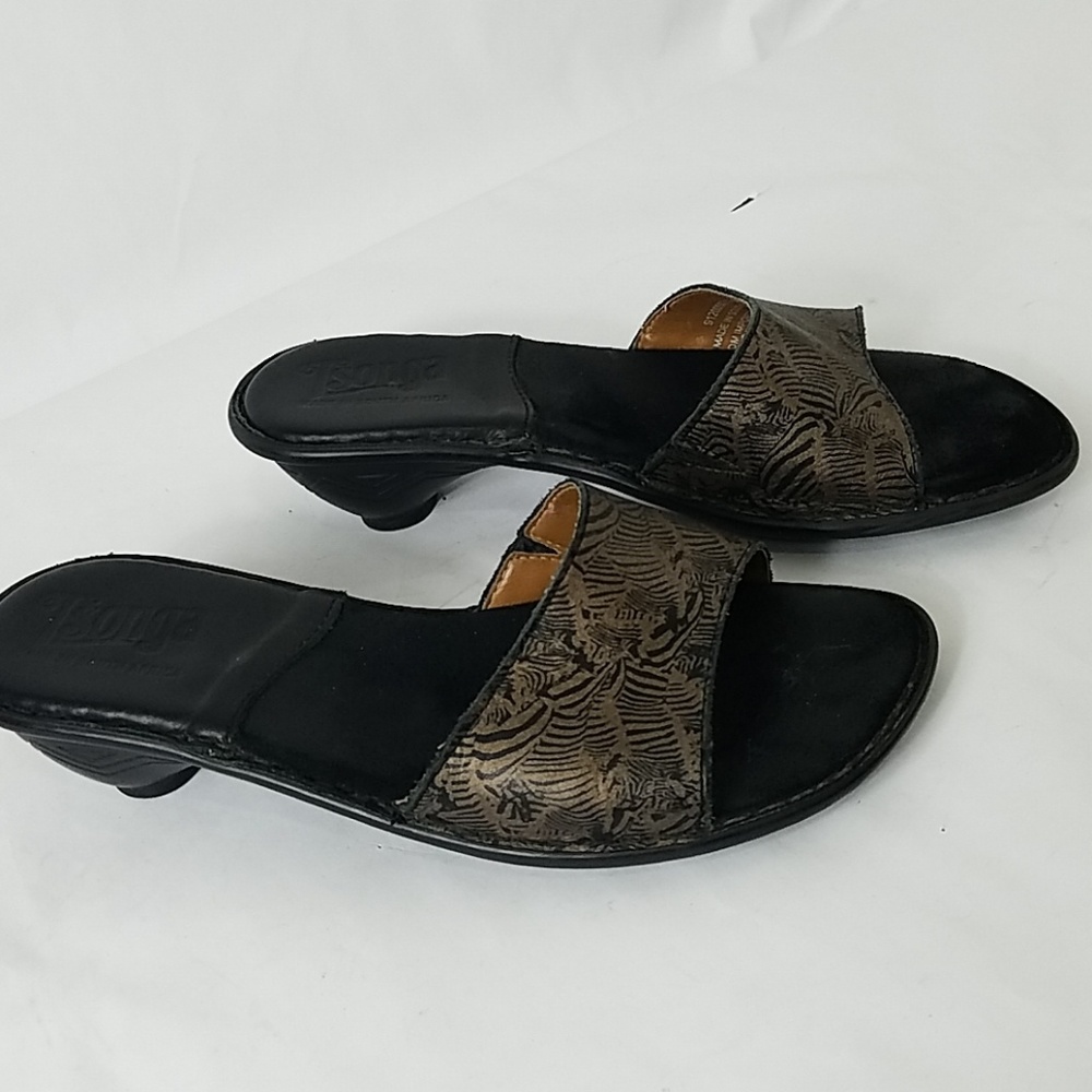 Tsonga Sandals in Gold and Black Leather